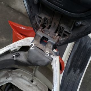 Móc treo đồ cho xe vespa