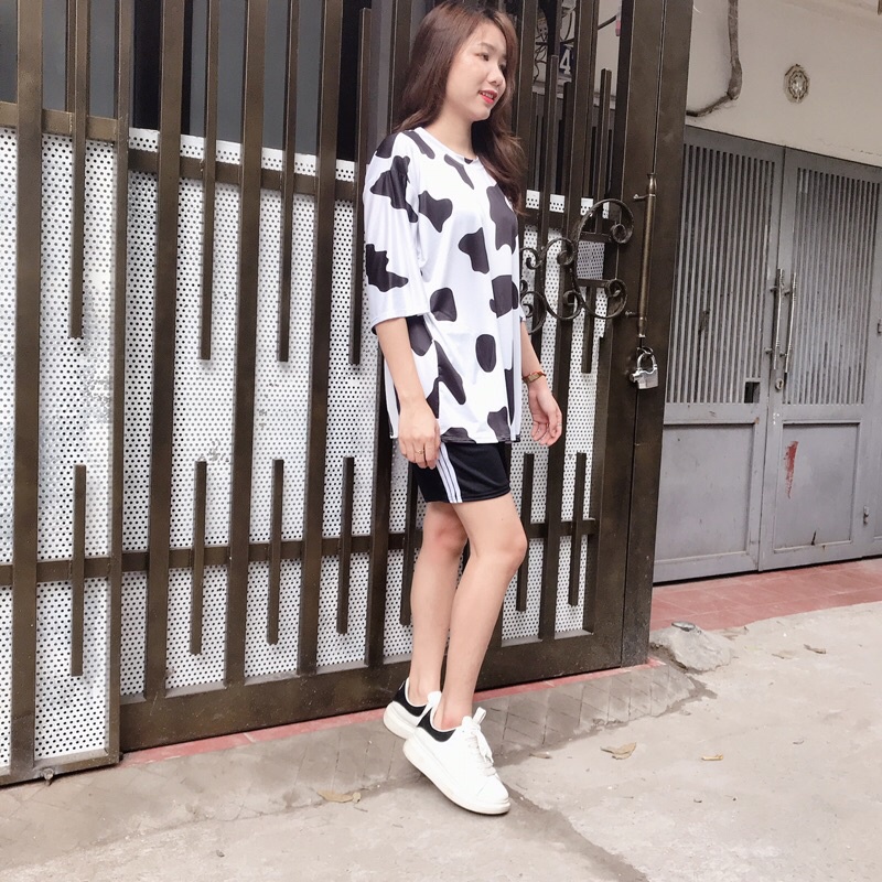 Set bộ áo bò sữa kèm quần sooc 3 sọc, bộ short đùi, áo thun tay lỡ hoạ tiết bò sữa, bộ mặc nhà kute form thụng