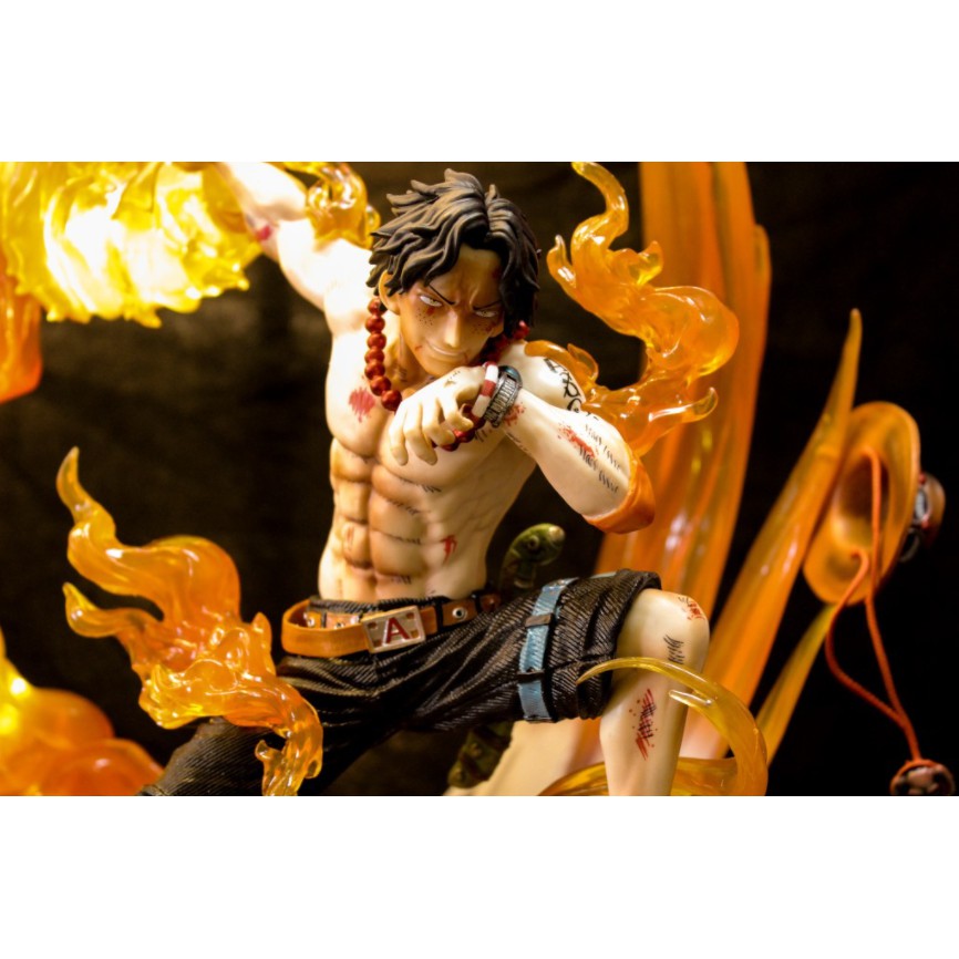 (Hết hàng) Mô hình Ace hỏa quyền đấm lửa có Led One Piece