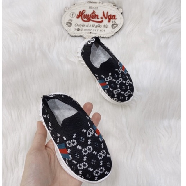 giày lười vải cho bé trai gái size 22-33 màu đen chữ trắng