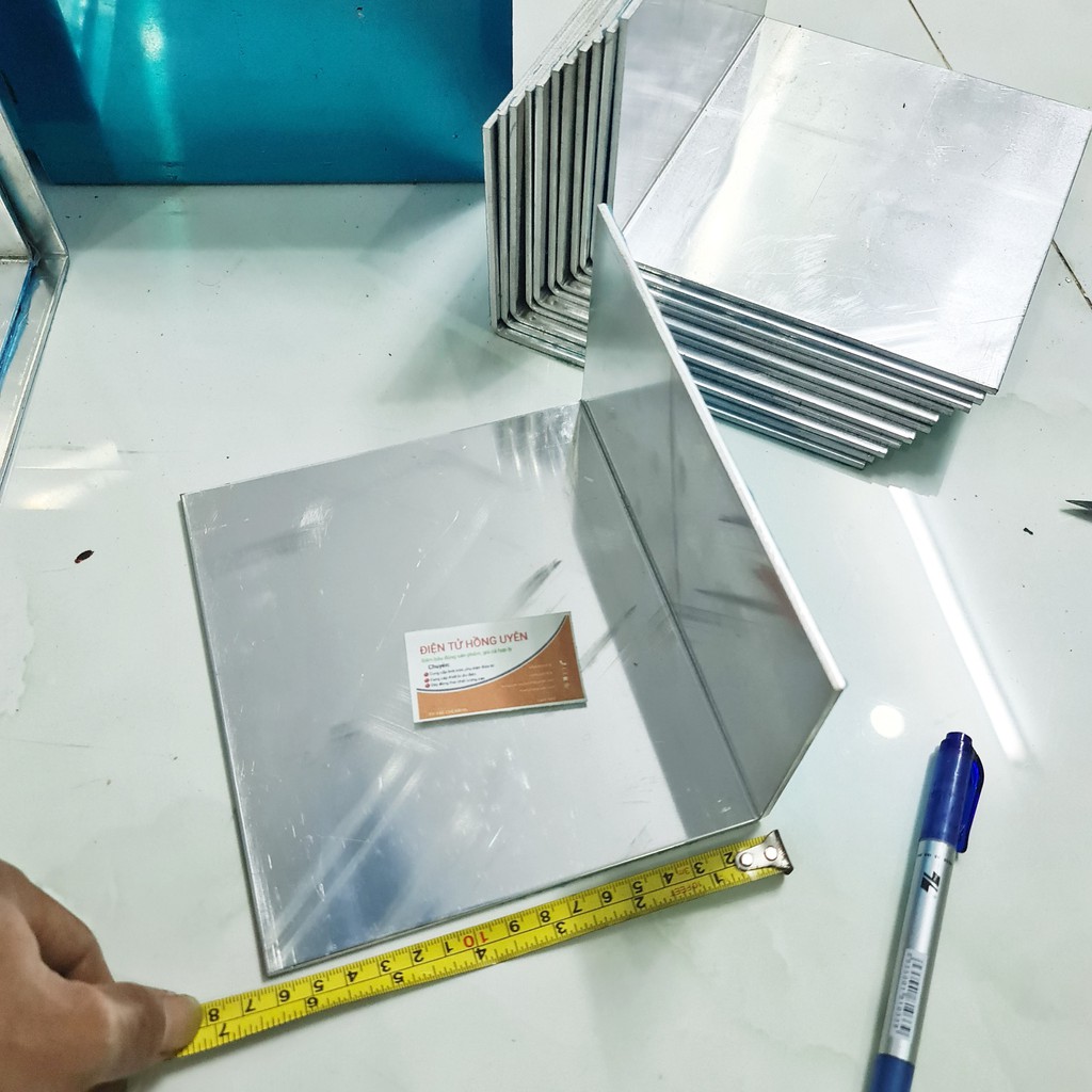 Nhôm tấm làm máy 1 vế 30D718 Víp. Dày 3 Li rất cứng. Tản nhiệt cho sò D718, B688..Kích thước 160x180x100mm dập CNC chữ L