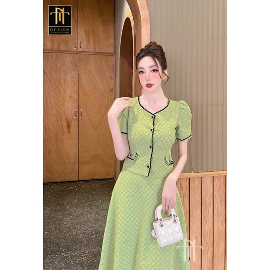 Sét áo cộc tay chân váy xòe