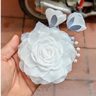 Hoa cài áo vải voan cách tân cho áo - vest - áo dài