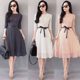Đầm xòe chấm bi cột eo màu trắng bi đen