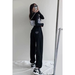 Quần trái tim ở túi