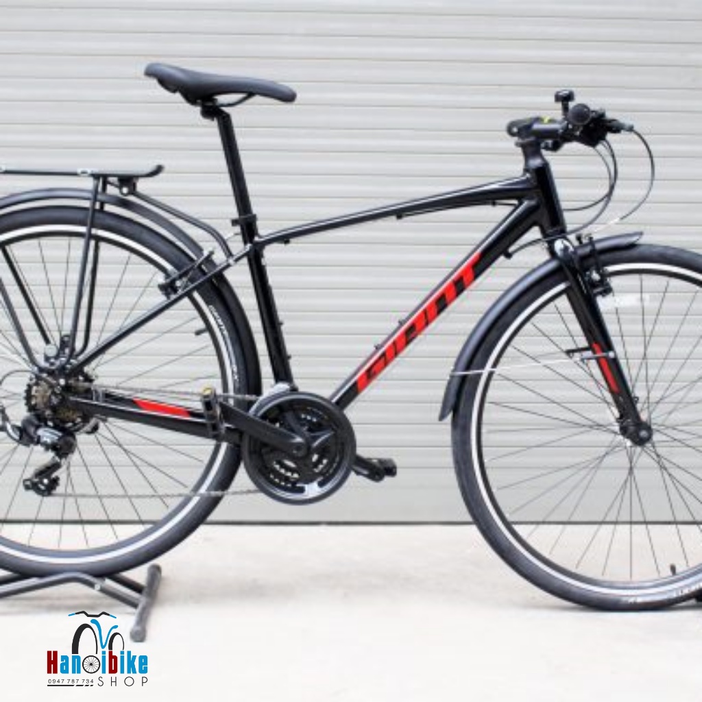 Xe đạp thể thao Touring Giant Escape 3 2021 màu Đen đỏ cờ