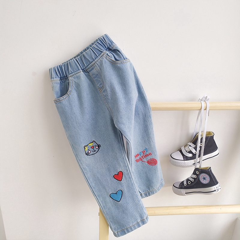 Quần Jeans Thêu Hình Cho Bé