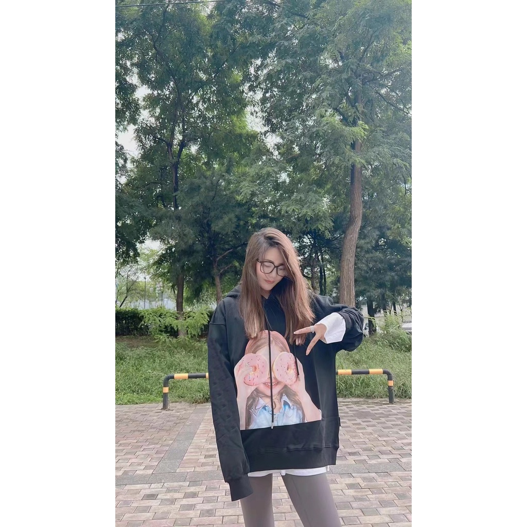 [Nỉ bông cao cấp] Áo hoodie ADLV in hình bé gái cầm bánh donut
