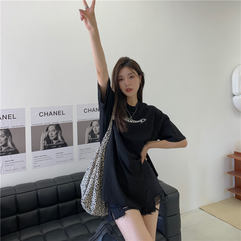 Áo Thun Nữ Cổ Tròn Ngắn Tay Dáng Rộng Mới