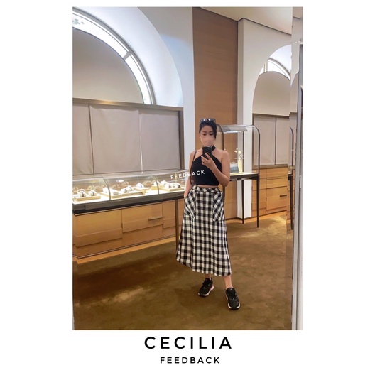 Chân váy chữ A thiết kế CICI skirt By CECILIA họa tiết kẻ caro đen trắng, có lớp lót, kéo khoá sau, dài 70cm qua gối