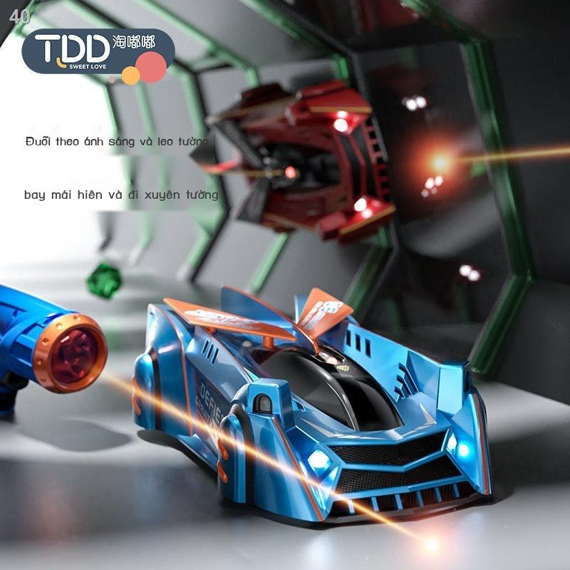 Ô tô leo tường trẻ em điều khiển từ xa đuổi theo ánh sáng hấp thụ bốn bánh có thể sạc lại đua 3 bé trai 6 đồ chơi 12 tuổ