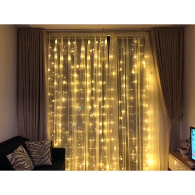 Đèn 3*3m , 320 bóng nháy ánh sáng vàng