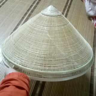 Nón lá đan bằng nan tre thưa