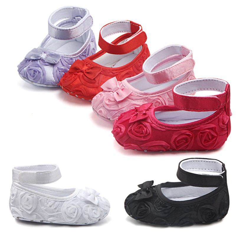 Giày búp bê đính hoa hồng xinh xắn cho bé