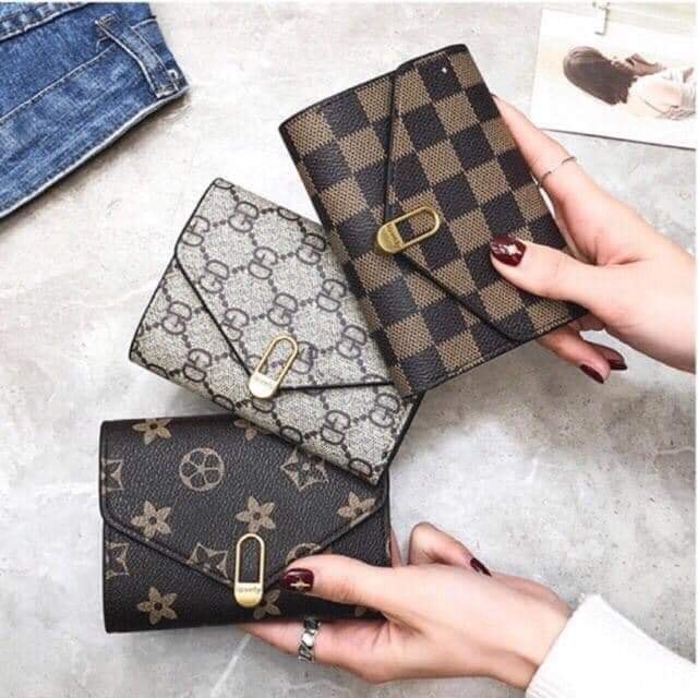 Ví ngắn cầm tay khóa LOVELY xinh xắn KM061
