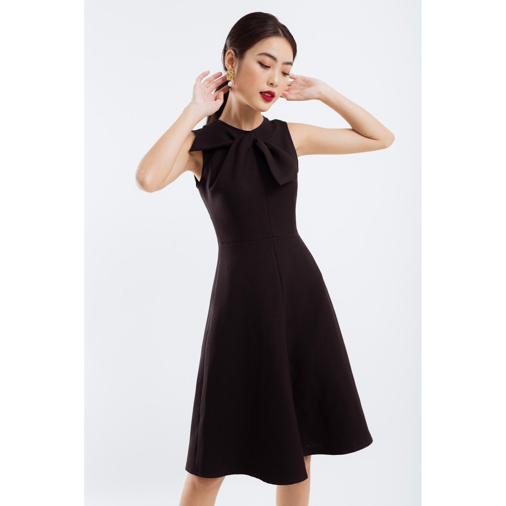 Đầm đen cổ tròn phối nơ EDINI - D1216