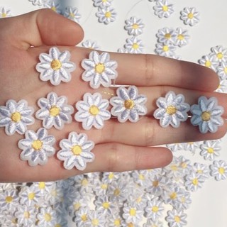 Set 11 bông hoa cúc thêu dán custom giày, áo quần, scrunchies