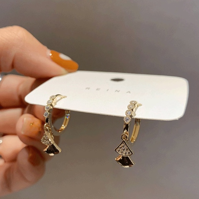 Khuyên Tai Hình Quạt Đính Đá Zircon Tròn Mỏng Dễ Phối Đồ Phong Cách Hàn Quốc Hàng Mới Cho Nữ
