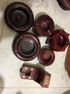 Gạt tàn thuốc gỗ