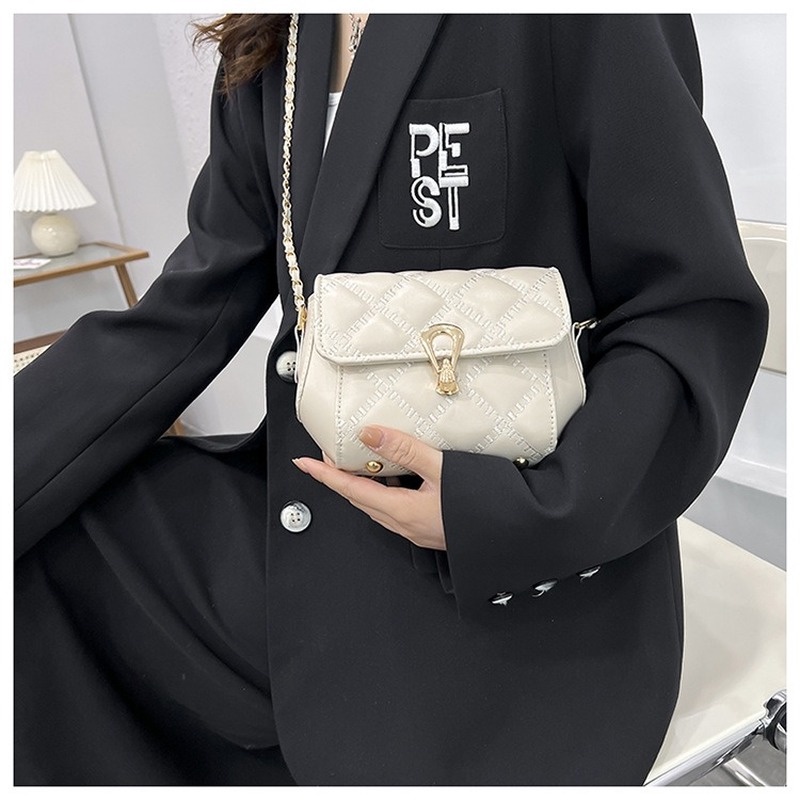 Túi Đeo Chéo Nhỏ Thêu Họa Tiết Hình Thoi NB00303