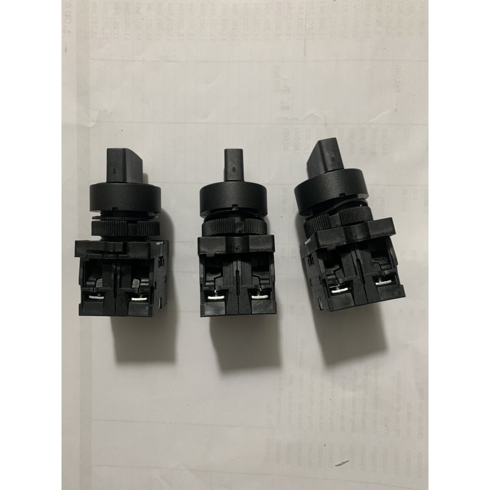 Chuyển mạch 3 vị trí nhựa EKPB2-ED33 (CHANA)