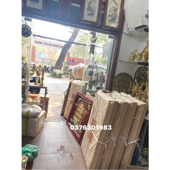 Tranh thuận buồm xuôi gió bằng đồng nguyên chất lồng khung gỗ 81x81cm