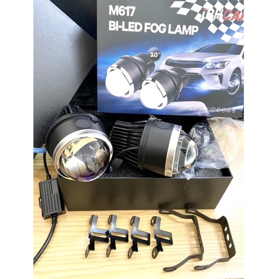 Đèn bi gầm led 3 màu chống chói iPH CAR-M617 chính hãng. Nhiệt màu 5500K. Tặng 2 bộ giá đỡ lắp các dòng xe