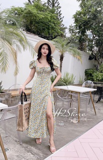 Đầm Hoa Nhún Ngực Xẻ Tà