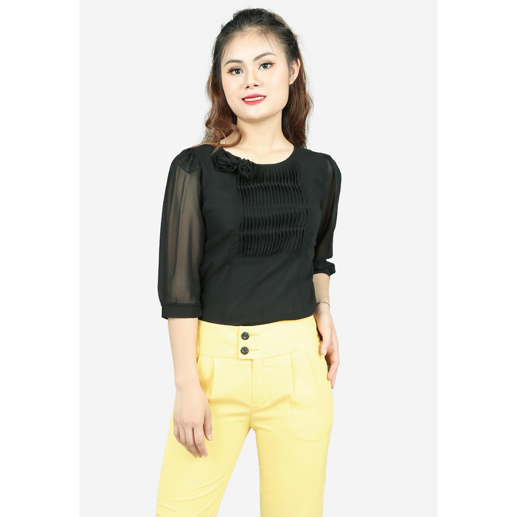 Áo sơ mi voan đen tay lỡ cổ tròn xếp ngực hoa cổ The One Fashion ADX1991DE