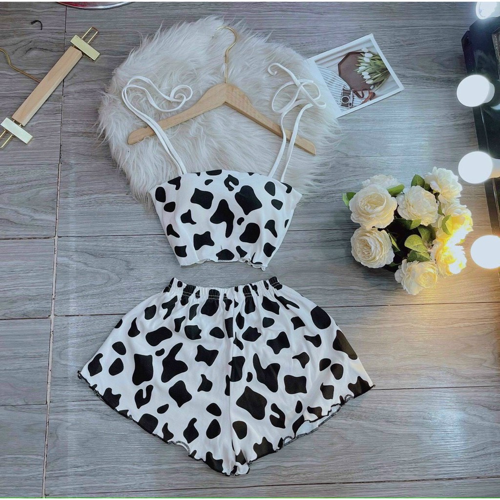 set áo 2 dây buộc nơ vai quần đùi short họa tiết bò vằn
