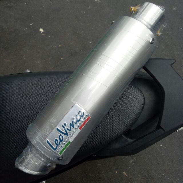 Lon pô Leovince full carbon có ống tiêu