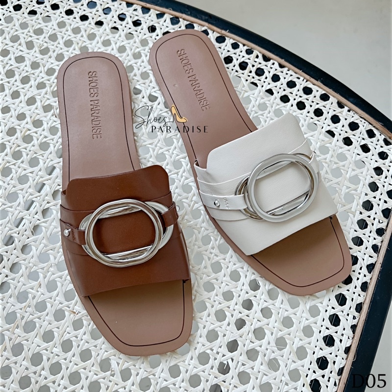 Dép nữ thời trang cute kiểu đế bệt đẹp quai ngang phối khoá SHOES PARADISE D05