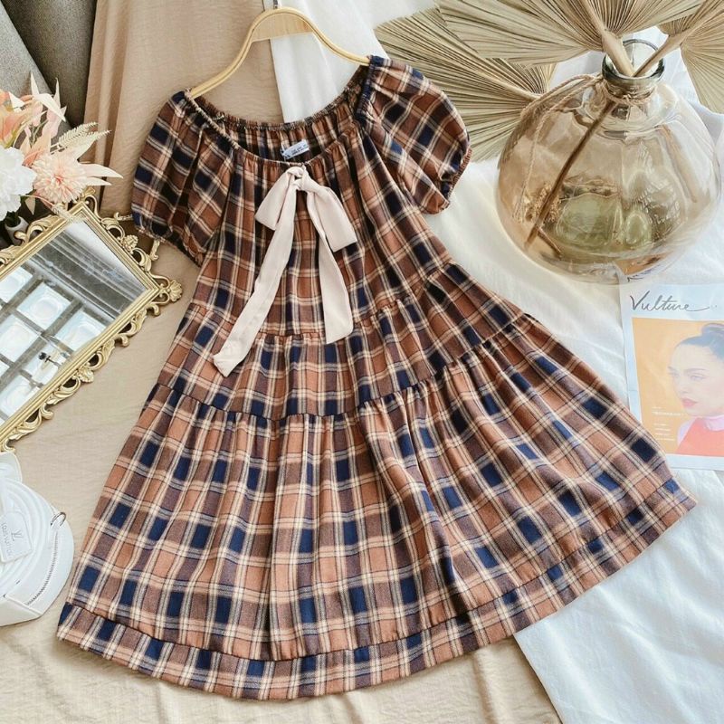 Đầm trễ vai caro nơ
