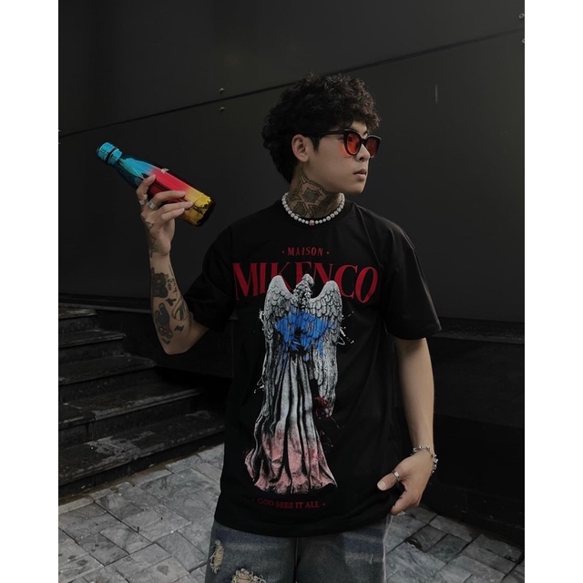 Áo phông ngắn tay MIKENCO GOD SEES IT Tshirt