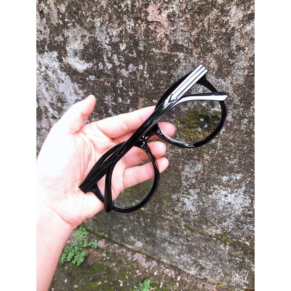 Kính thời trang mắt trắng gọng đen | BigBuy360 - bigbuy360.vn