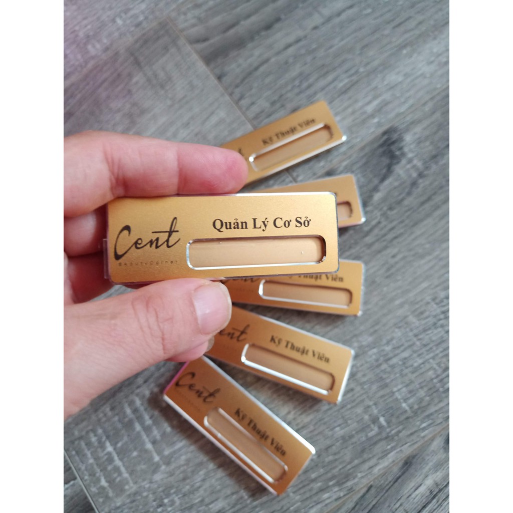 Thẻ thay tên cài áo in UV bền đẹp