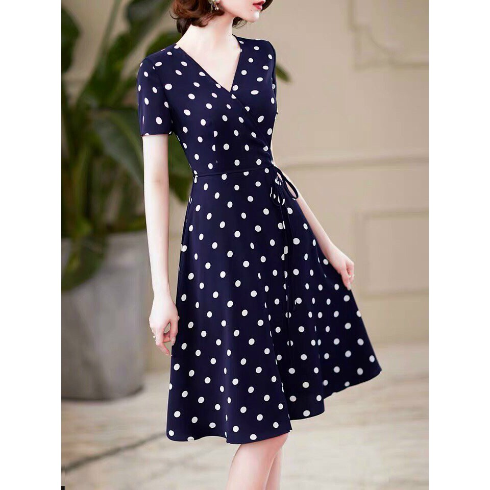 Đầm Xòe Chấm Bi Cổ V Dịu Dàng Nơi Công Sở | BigBuy360 - bigbuy360.vn
