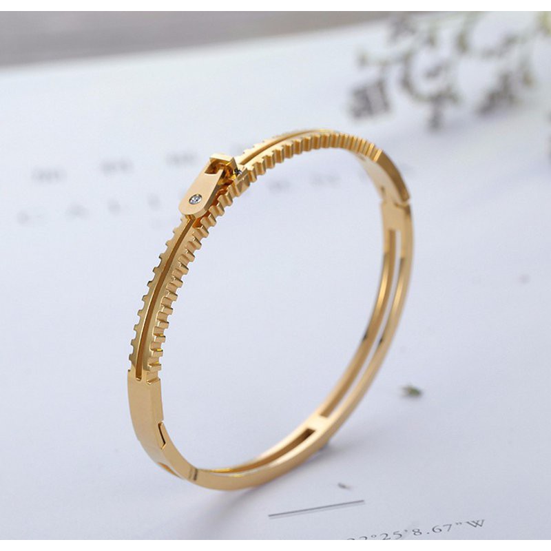 Vòng Tay Khóa Kéo Ti Tan Không Gỉ TT 0619