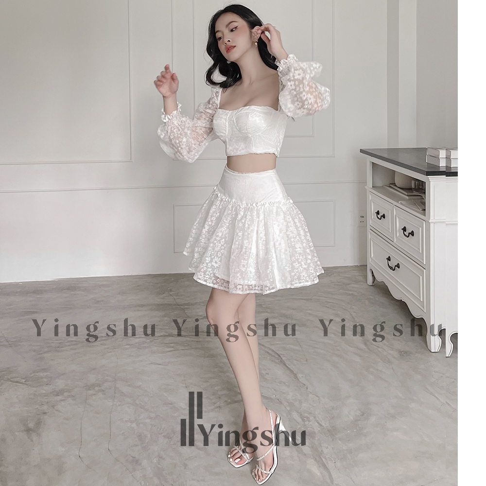 Set áo croptop cúp ngực tay phồng mix cùng chân váy ngắn dáng xòe