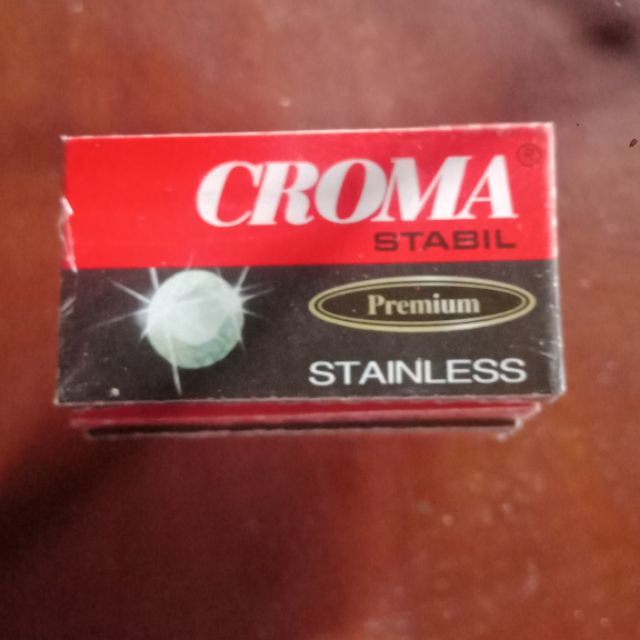 Hộp lưỡi lam Croma cao cấp