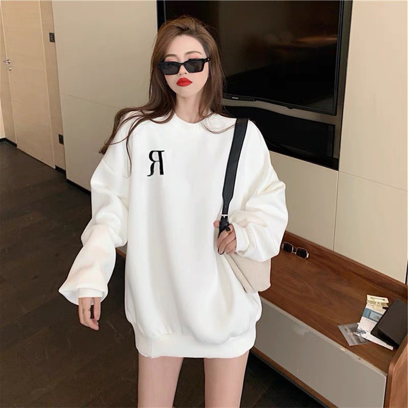 Áo Nỉ Sweater in R, Nam Nữ Unisex Form Rộng Dài Tay, Chất Nỉ 100% Cotton, 2 Màu Trắng Đen - Áo Sweater Form Rộng Unisex | BigBuy360 - bigbuy360.vn