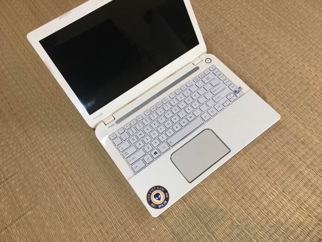 Laptop UFO Toshiba L40 i3 trắng đẹp thời trang văn phòng tinh khôi | BigBuy360 - bigbuy360.vn