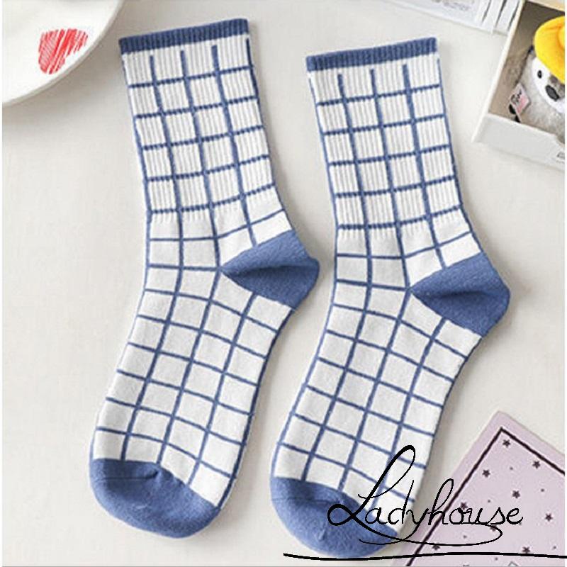 Vớ dệt kim thoáng khí chống trượt in họa tiết hoạt hình dễ thương cho nữ