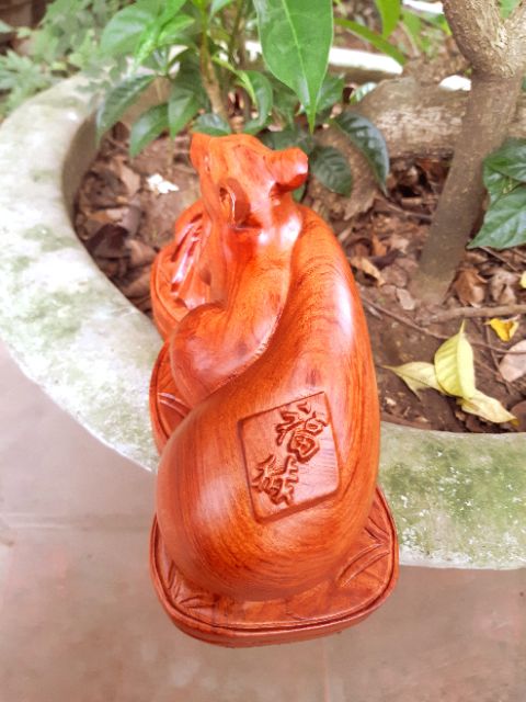 Tượng con chuột gỗ hương ngang 20cm