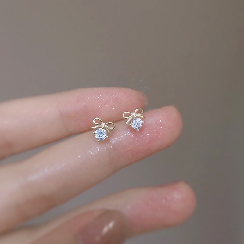 Đôi khuyên tai đính đá thời trang cho nữ