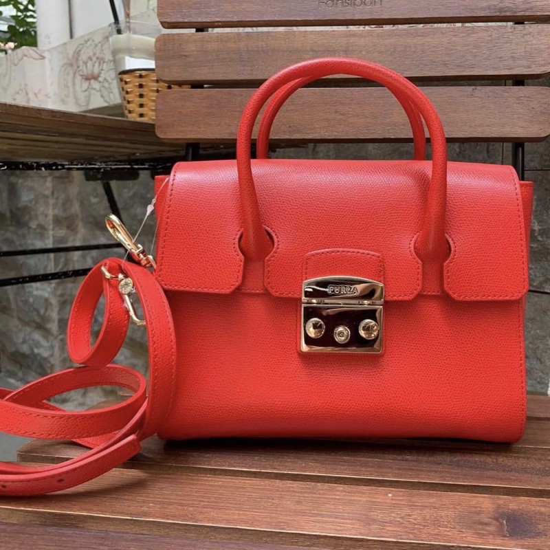 Túi Furla Satchel đỏ Kiss tuyệt đẹp XẢ HÀNG