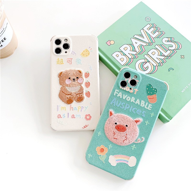 Ốp lưng iphone Bear & Pig thêu viền chống va đập 5/5s/6/6plus/6s/6splus/7/7plus/8/8plus/x/xs/11/12/pro/max/plus/promax | BigBuy360 - bigbuy360.vn