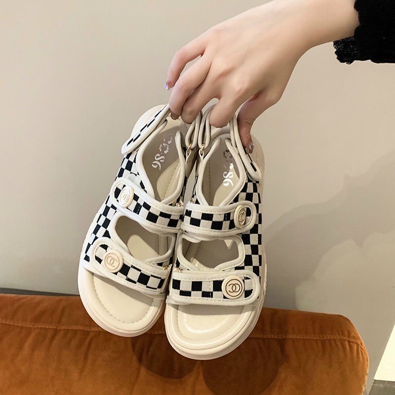 Sandal quai hậu đính cúc mã CD54