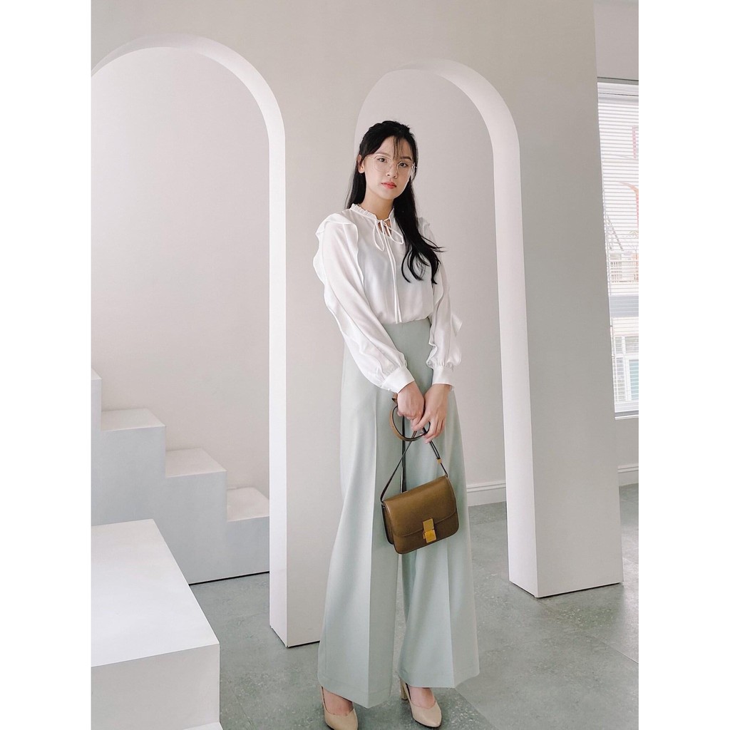 Sơ mi thiết kế- Sowmi nhún bèo đính cúc ngọc | BigBuy360 - bigbuy360.vn