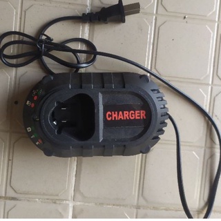sạc pin bosch 10.8v.  12v